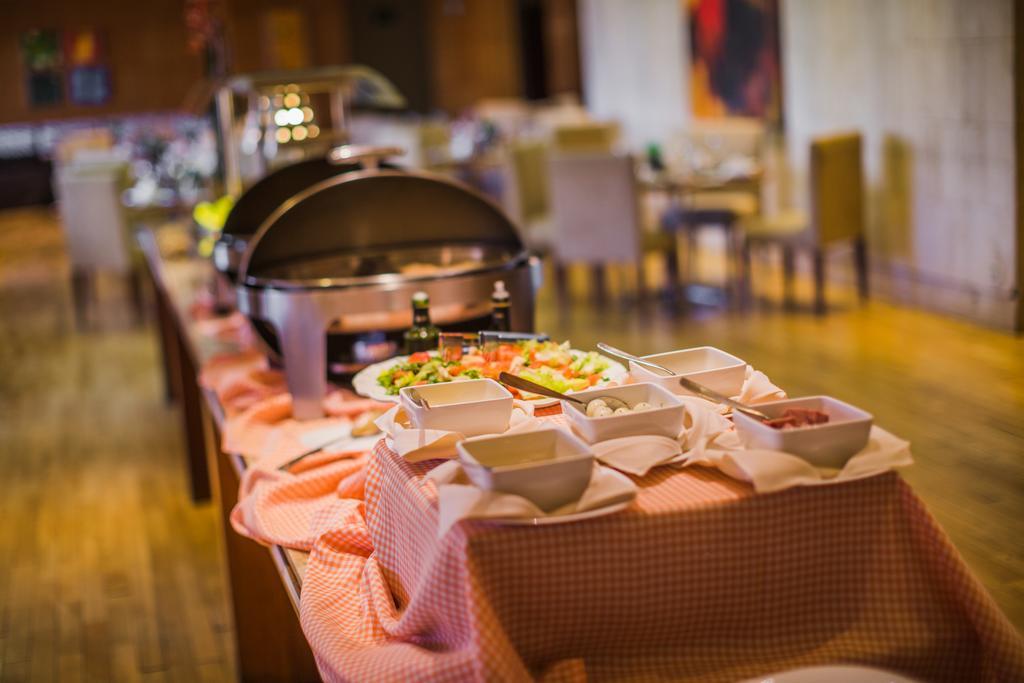 Grand Bittar Hotel 브라질리아 외부 사진 A buffet at a hotel